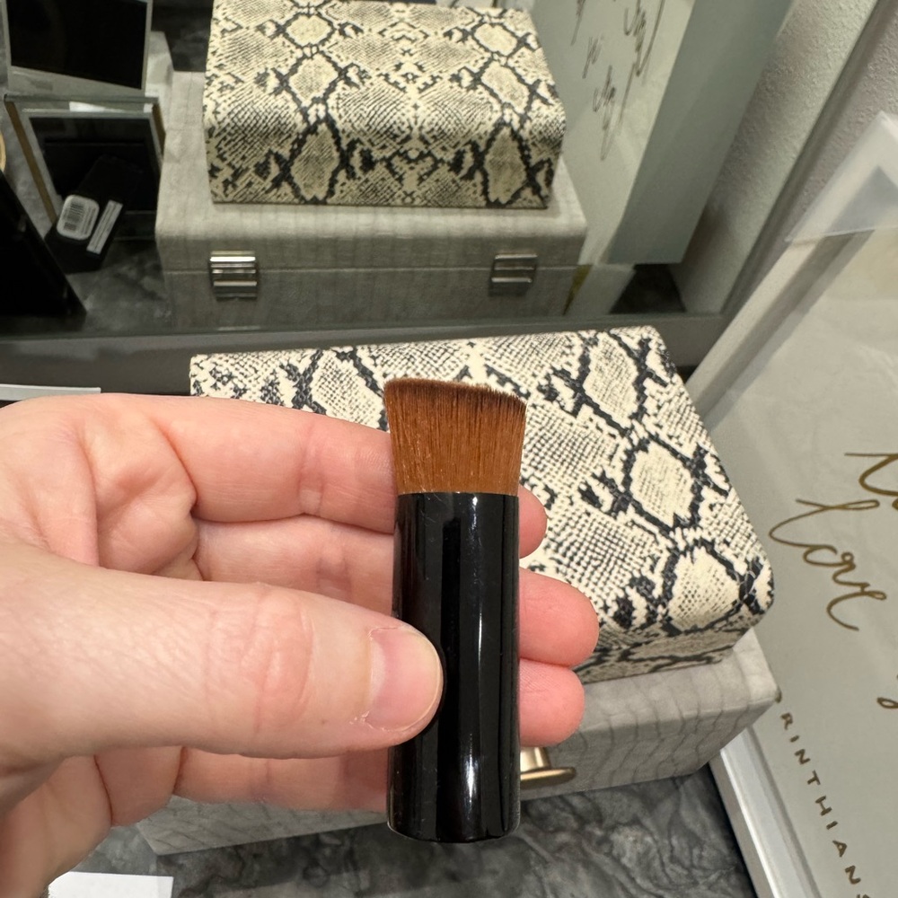 CHANEL Black  Brush with Brown Bristles BRAND NEW NEVER USED. - Picture 4 of 9